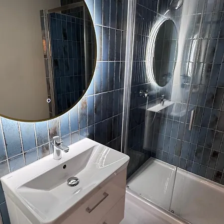 Old Town Apartment *